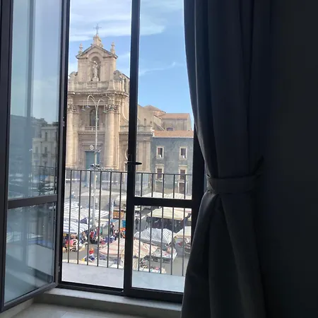 ゲストハウス Re Carlo カターニア