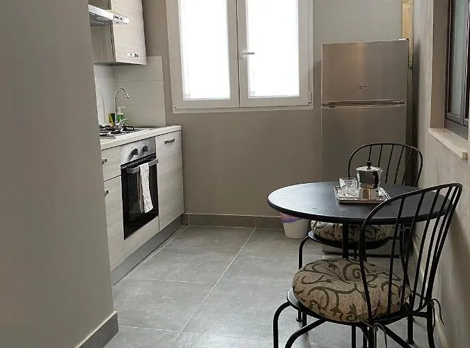 Re Carlo ゲストハウス 3*