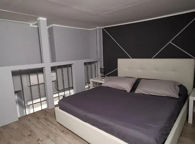 Re Carlo ゲストハウス 3*