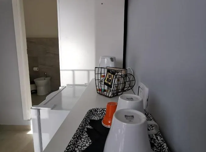 Re Carlo ゲストハウス 3*