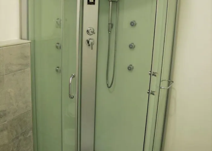 Re Carlo ゲストハウス 3*