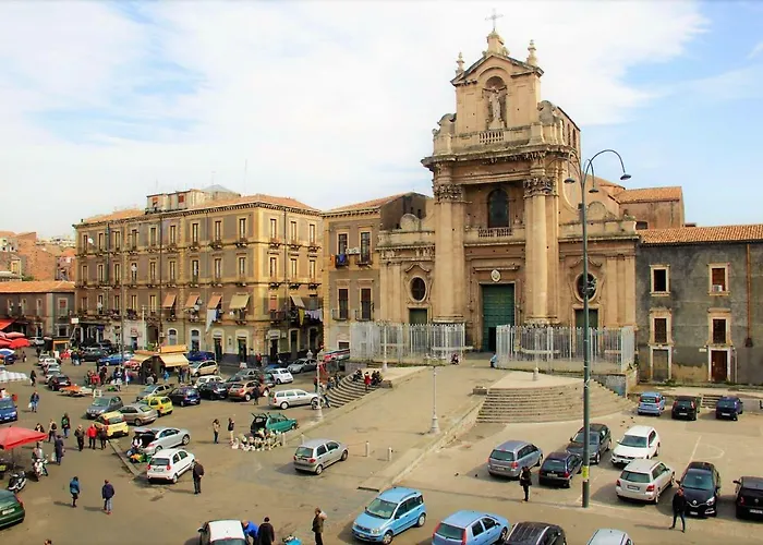 Re Carlo ゲストハウス 3*